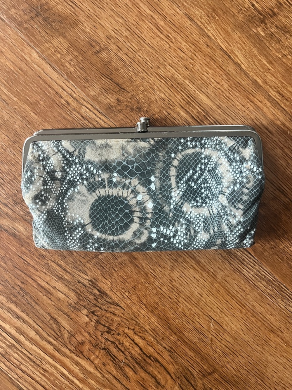 HOBO Gray Snakeskin-Pattern Frame Clutch Wallet